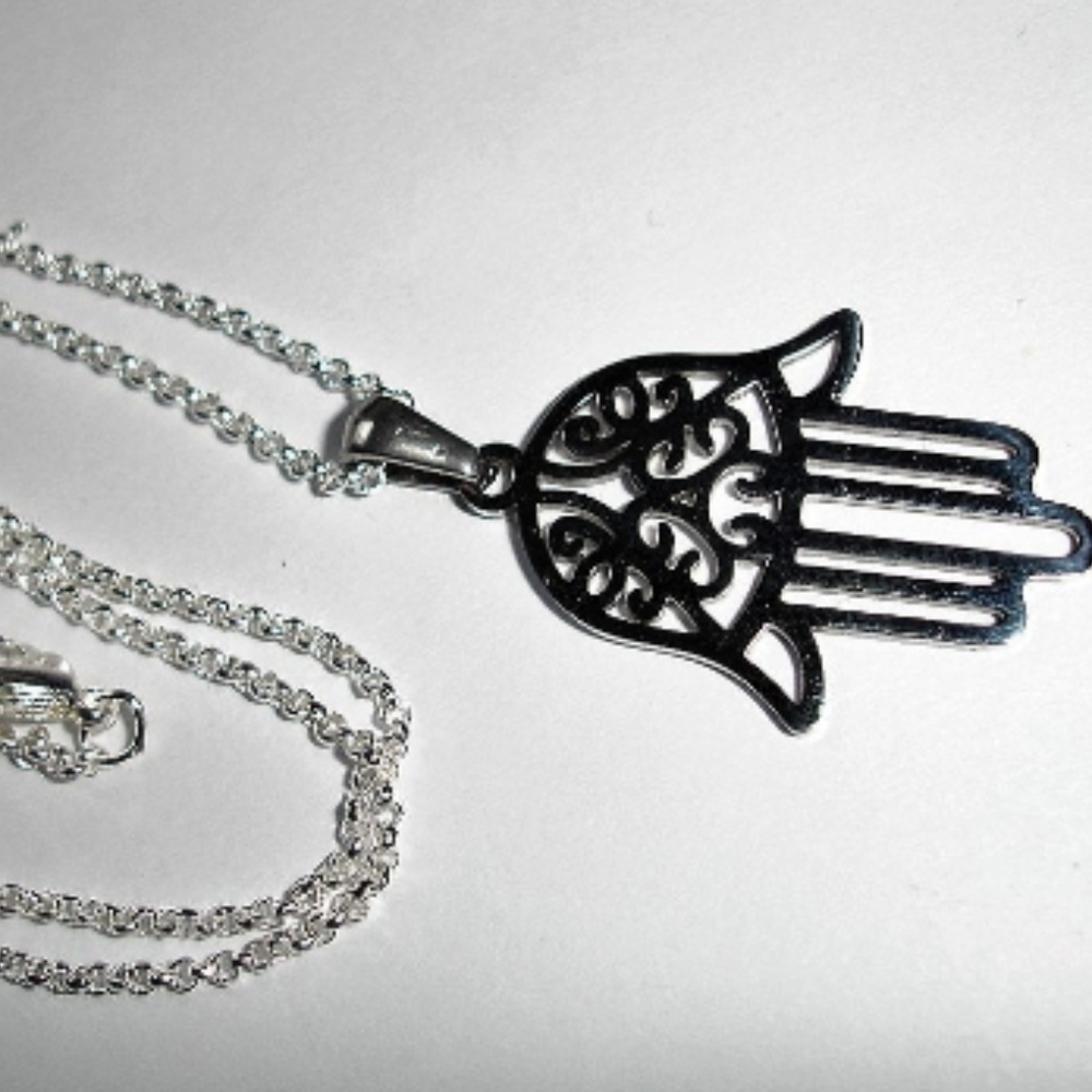 Hamsa Hand Stainless Steel Necklace 19in